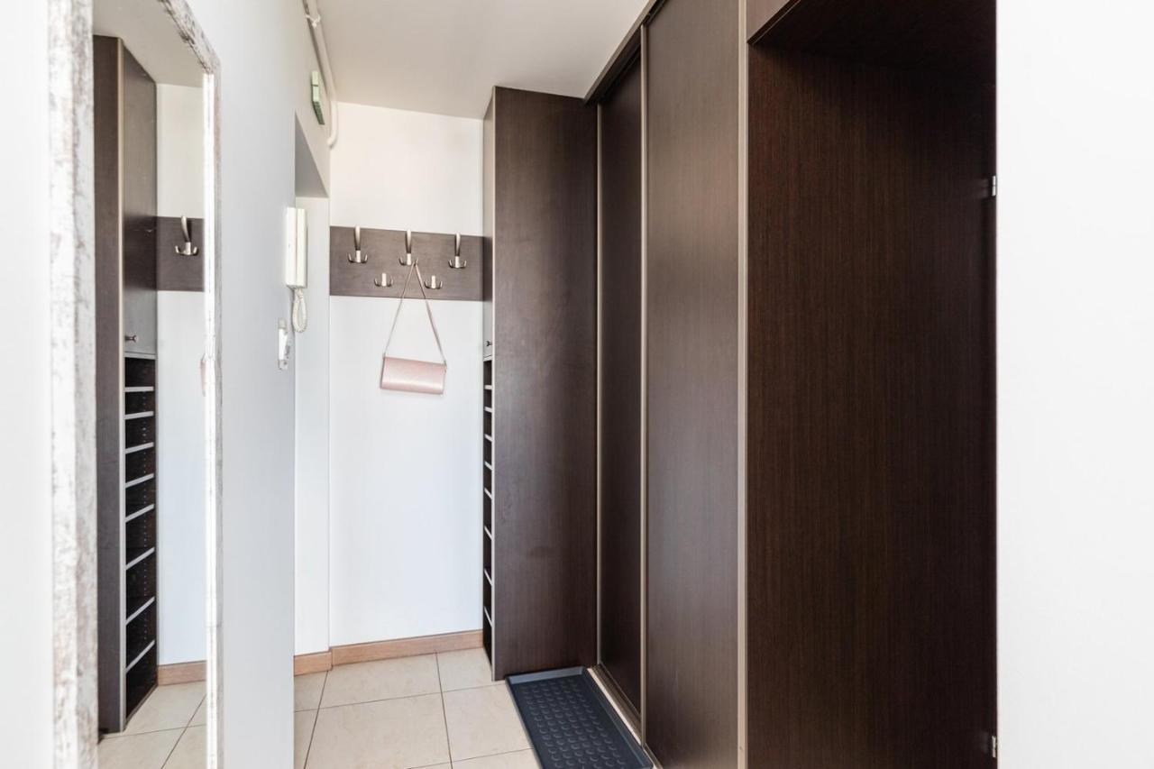 Superapart Saska 48A, Sleek 6Th-Floor Studio With Balcony & Elevator Access ワルシャワ エクステリア 写真
